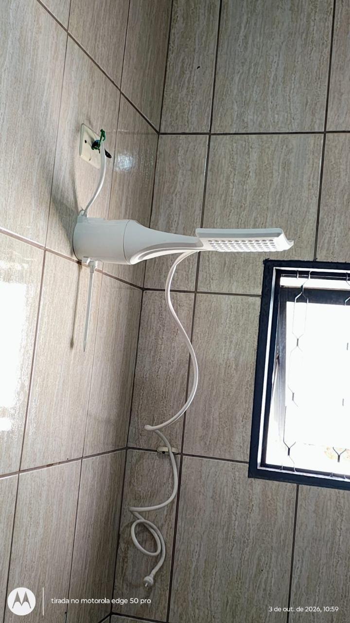 Chuveiro instalado em banheiro atendido pela CRP.